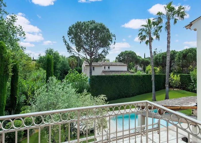 In Gassin Near Tropez Beaches Villa